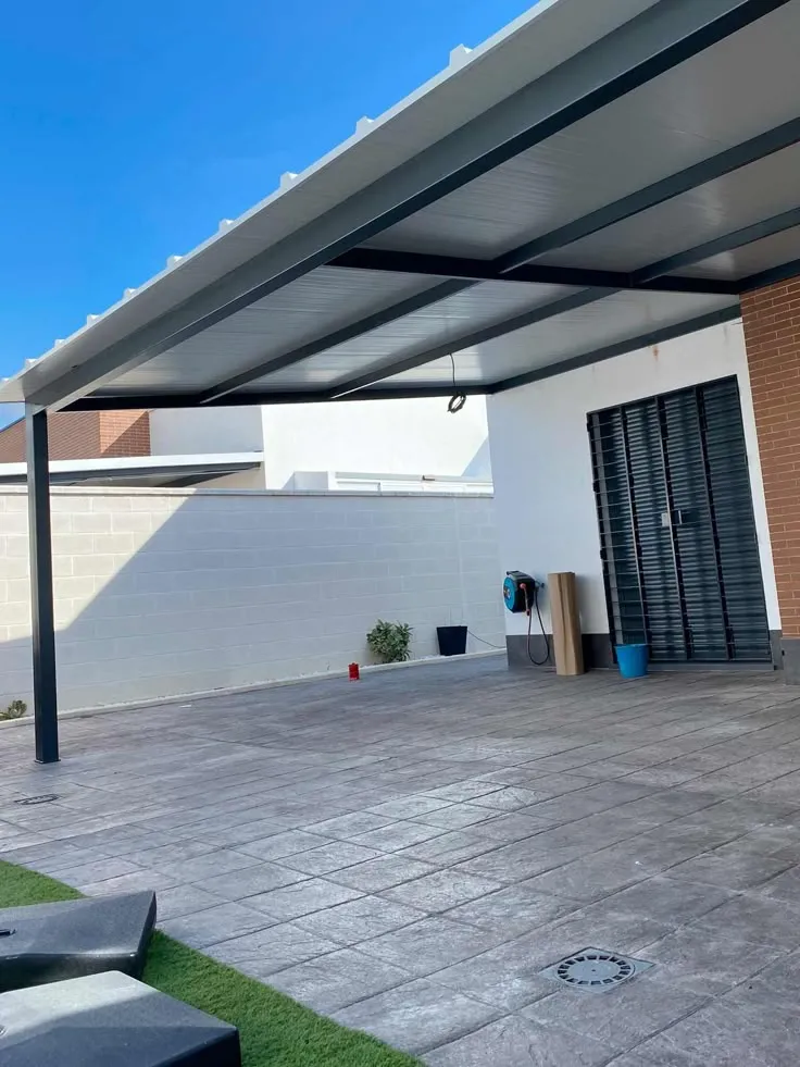 غرف ساندوتش بنل مؤسسة في الرياض