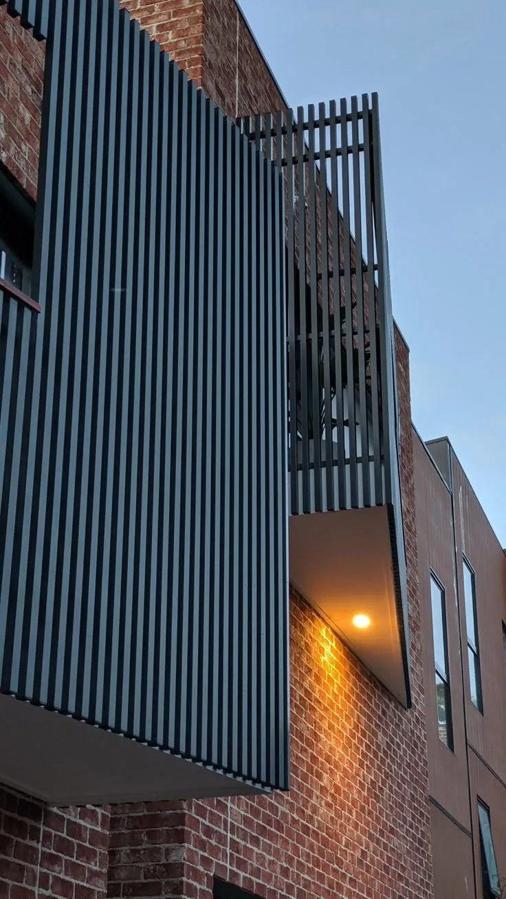 حداد سواتر تركيب ار جي سي فوق المباني في الرياض