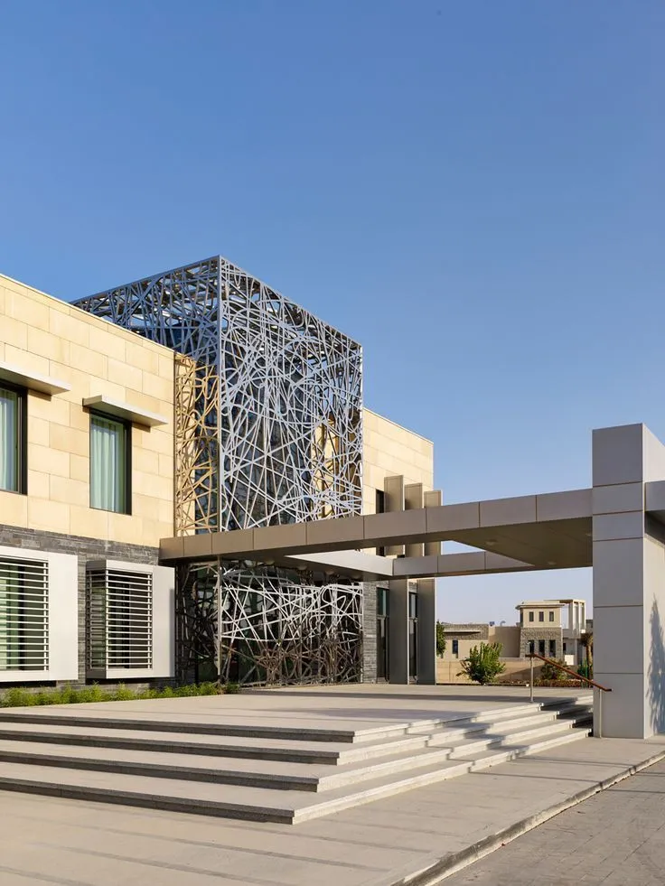 حداد سواتر تركيب ار جي سي فوق المباني في الرياض