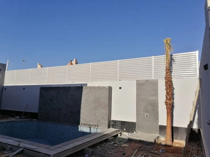 حداد سواتر تركيب ار جي سي فوق المباني في الرياض