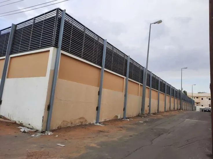 حداد سواتر تركيب ار جي سي فوق المباني في الرياض