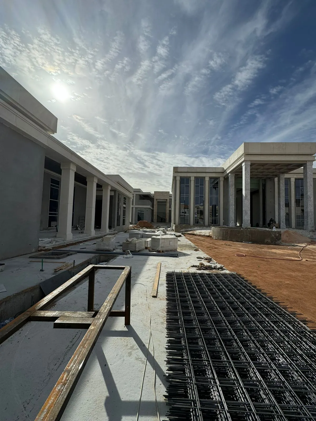 معلم تركيب كرنيش جي ار سي الرياض